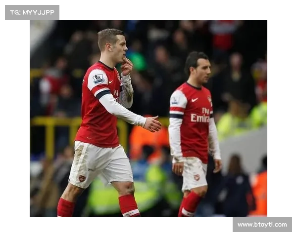 大卫路易斯在防线中的角色定位与战术分析