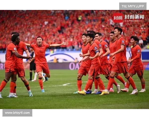 如何为国足加油 桑尼在杭州赛场上的激情瞬间与奋斗精神