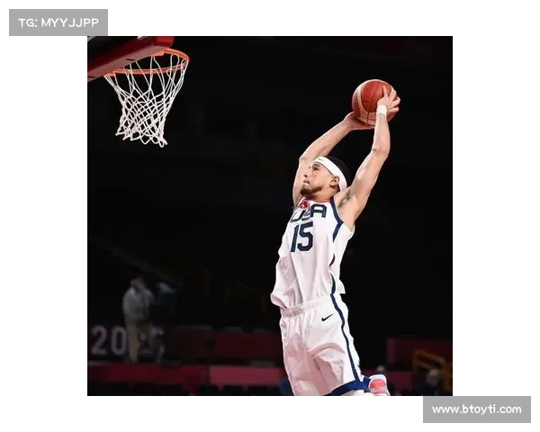 德文·布克通过社交媒体展现真实生活收获球迷更多喜爱